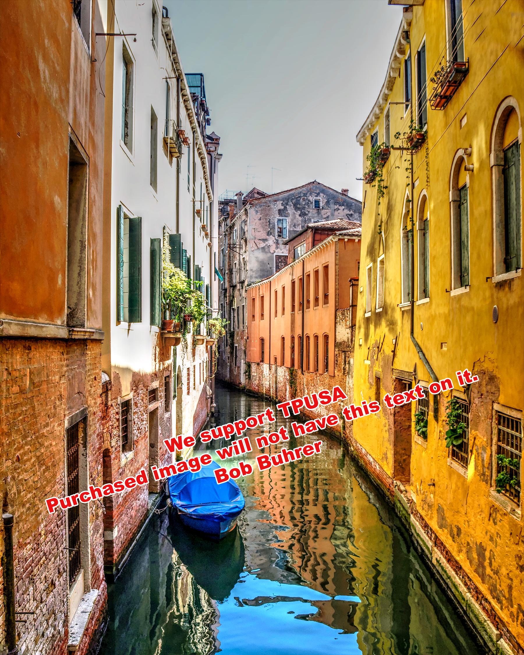 Venice Canal Wall Art Print Set – Italian Cityscape Photography, 5-Image Travel Decor, Home Wall Hanging Gift for Art Lovers